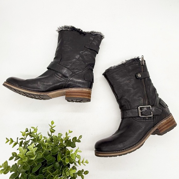 Clarks Mid Calf Black Leather Faux Fur Lined Moto Boot Size 9 Biker Baddie - Picture 1 of 13